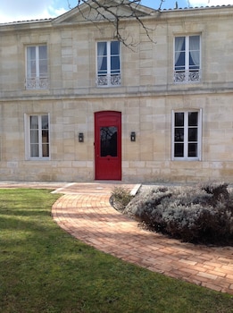 chateau ormes de pez