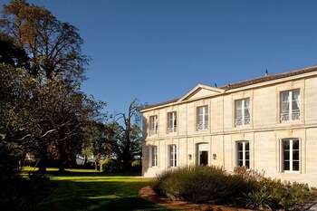 chateau ormes de pez