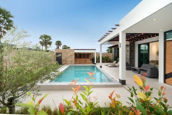 baan don 3 br pool villa near layan