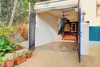 via peaceful stay yelahanka
