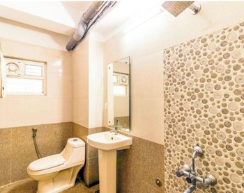 hotel aura residency