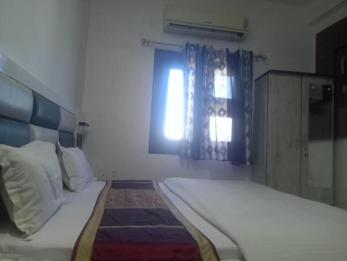 anaya guest house and restaurant etah