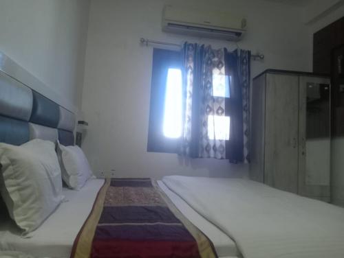 anaya guest house and restaurant etah