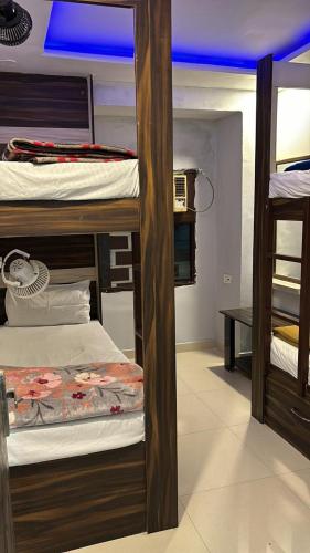 anaya guest house and restaurant etah