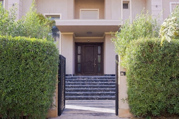 alsawah grand palace at sheikh zayed 6br pool and private garden