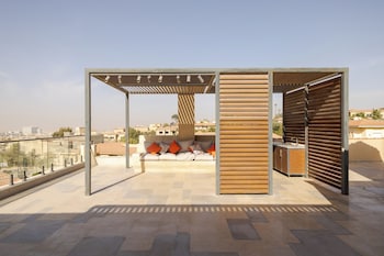 alsawah grand palace at sheikh zayed 6br pool and private garden