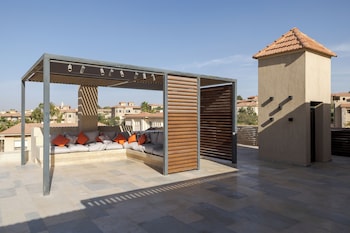 alsawah grand palace at sheikh zayed 6br pool and private garden