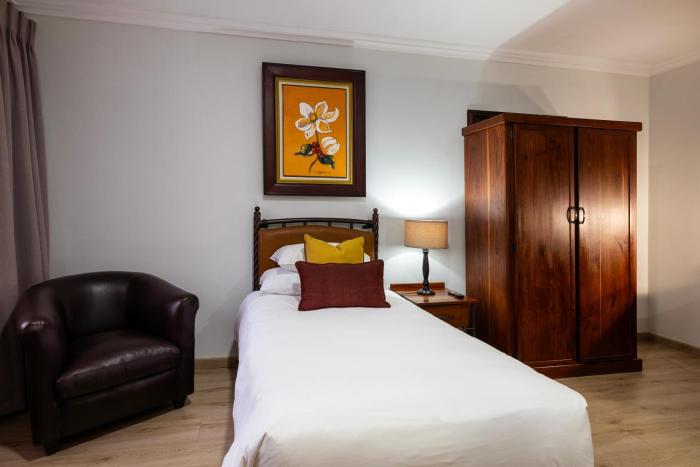 basdenwood hotel