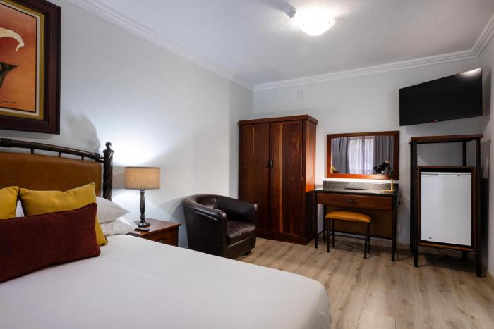 basdenwood hotel