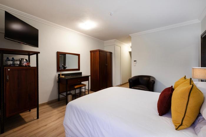 basdenwood hotel