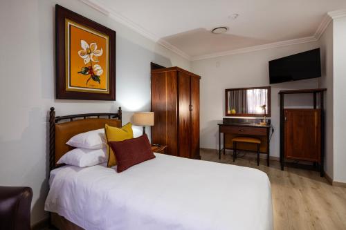 basdenwood hotel
