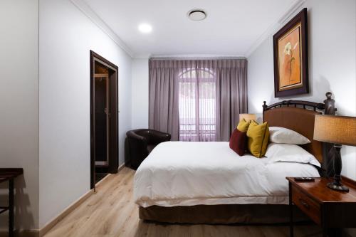 basdenwood hotel