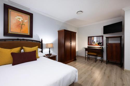 basdenwood hotel