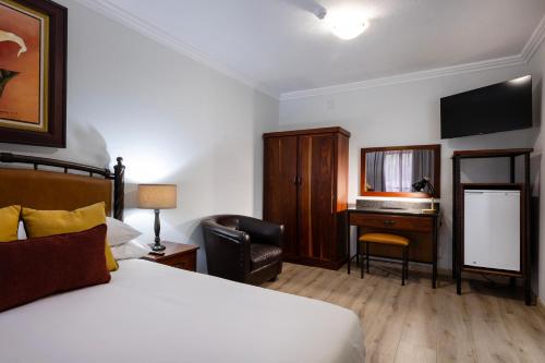 basdenwood hotel