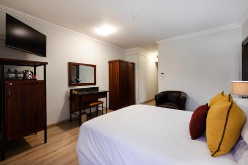 basdenwood hotel