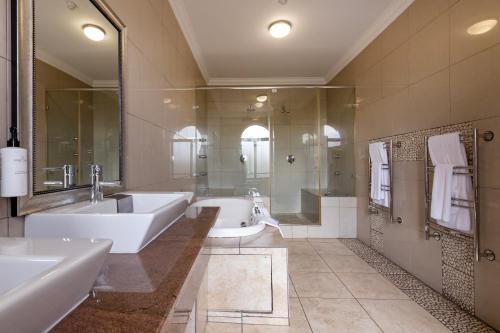 basdenwood hotel