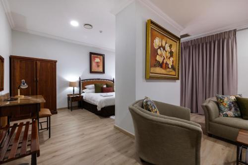 basdenwood hotel