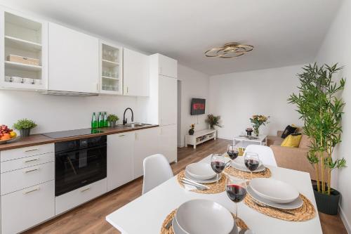 lumina comfy 4 room apartment center