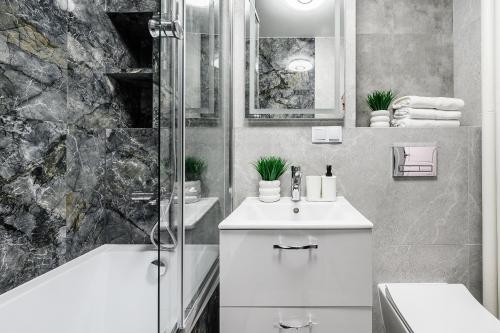 lumina comfy 4 room apartment center