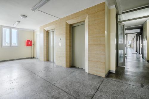 lumina comfy 4 room apartment center