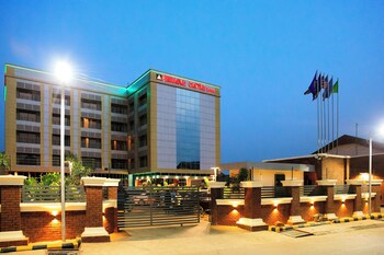 pinnacle castle hotel asaba