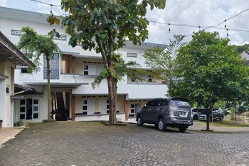 hotel o house of fosil syariah