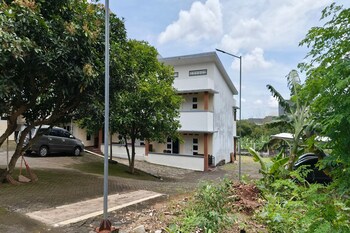 hotel o house of fosil syariah