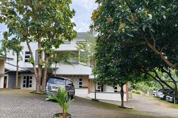 hotel o house of fosil syariah