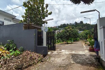Hotel O House Of Fosil Syariah,,2 star