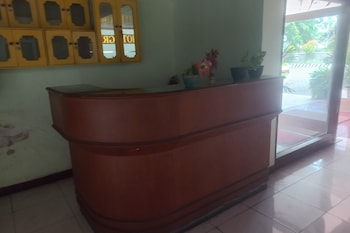 Oyo 95179 Namira Guest House Syariah,,2 star