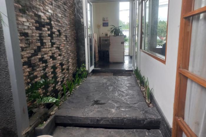 oyo 95179 namira guest house syariah