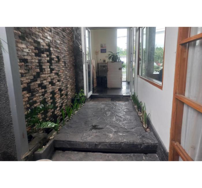 oyo 95179 namira guest house syariah