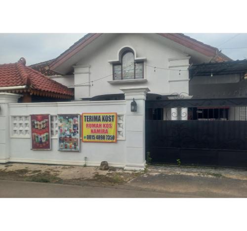 oyo 95179 namira guest house syariah