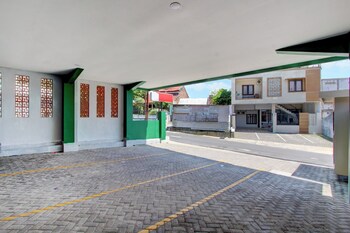 oyo 95180 enshe guest house syariah
