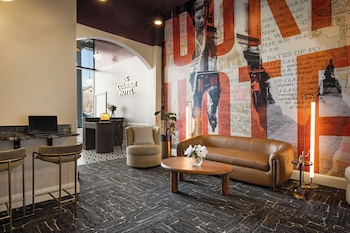 the courier hotel