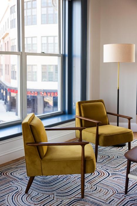 the courier hotel