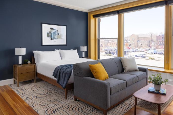 the courier hotel