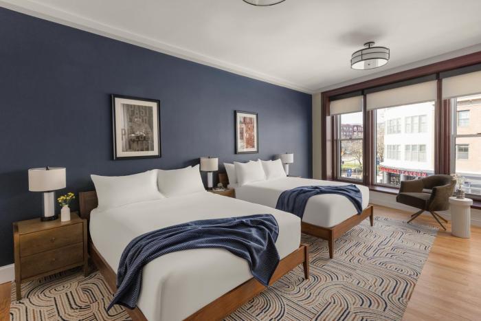 the courier hotel