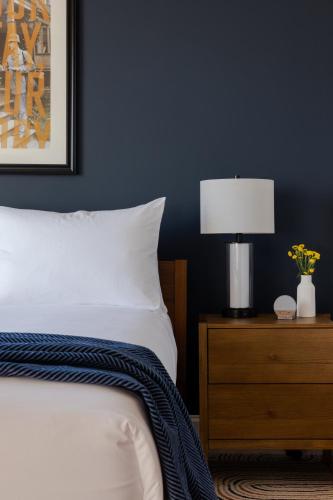 the courier hotel