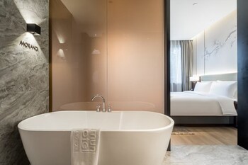 giorgio morandi hotel xuyi kejie central mall