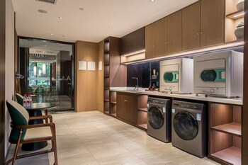 giorgio morandi hotel xuyi kejie central mall