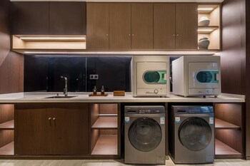 giorgio morandi hotel xuyi kejie central mall