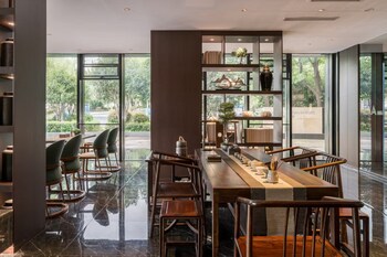 giorgio morandi hotel xuyi kejie central mall