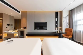 giorgio morandi hotel xuyi kejie central mall