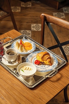 hayasa hotel old yerevan