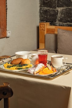 hayasa hotel old yerevan