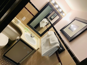 hotel at the waldorf