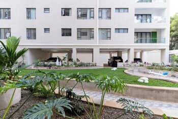 royal oaks residency