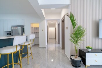 royal oaks residency