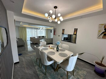 royal oaks residency